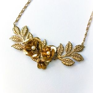 Urban Outfitter Floral Necklace